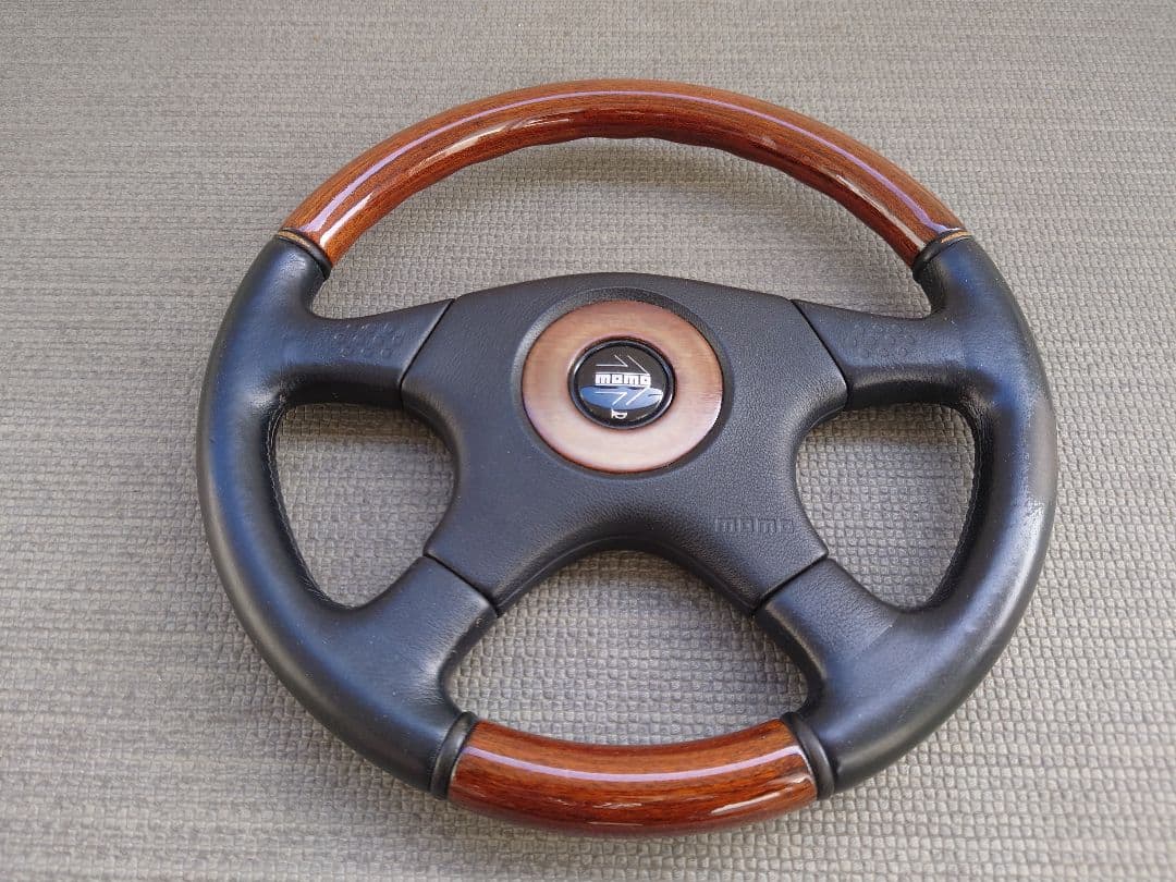 MOMO】モモ ステアリング オリンピック3 本物 MOMO OLYMPIC 3 モモ