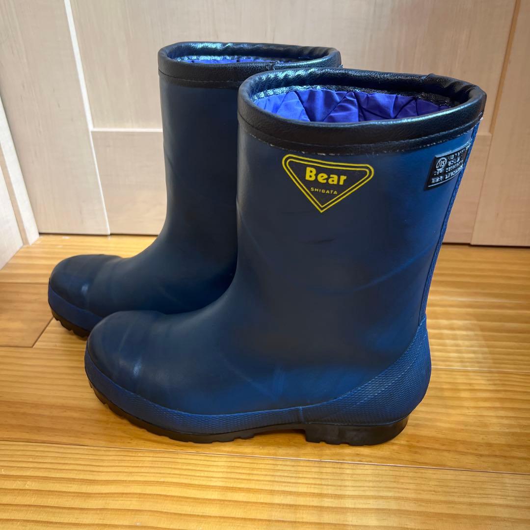 シバタ工業 セーフティベアー 白熊 ネイビー 27㎝ 冷蔵庫用長靴 安全 長靴 Amazon.co.jp: SHIBATA 防寒安全長靴セーフティベアー#1011白熊