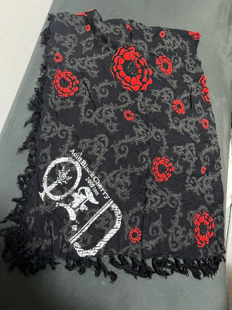 Acid Black Cherry Q.E.D ストール