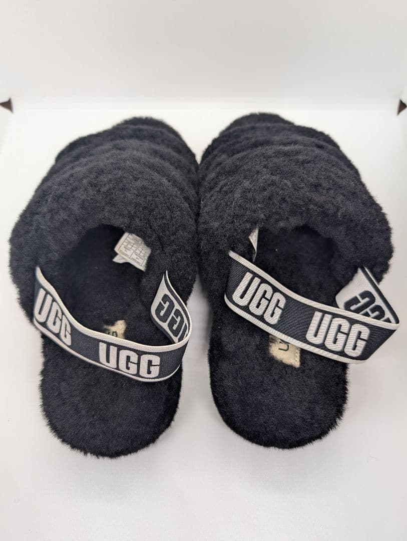 美品】UGG フラッフイヤースライド ブラック 25cm - メルカリ