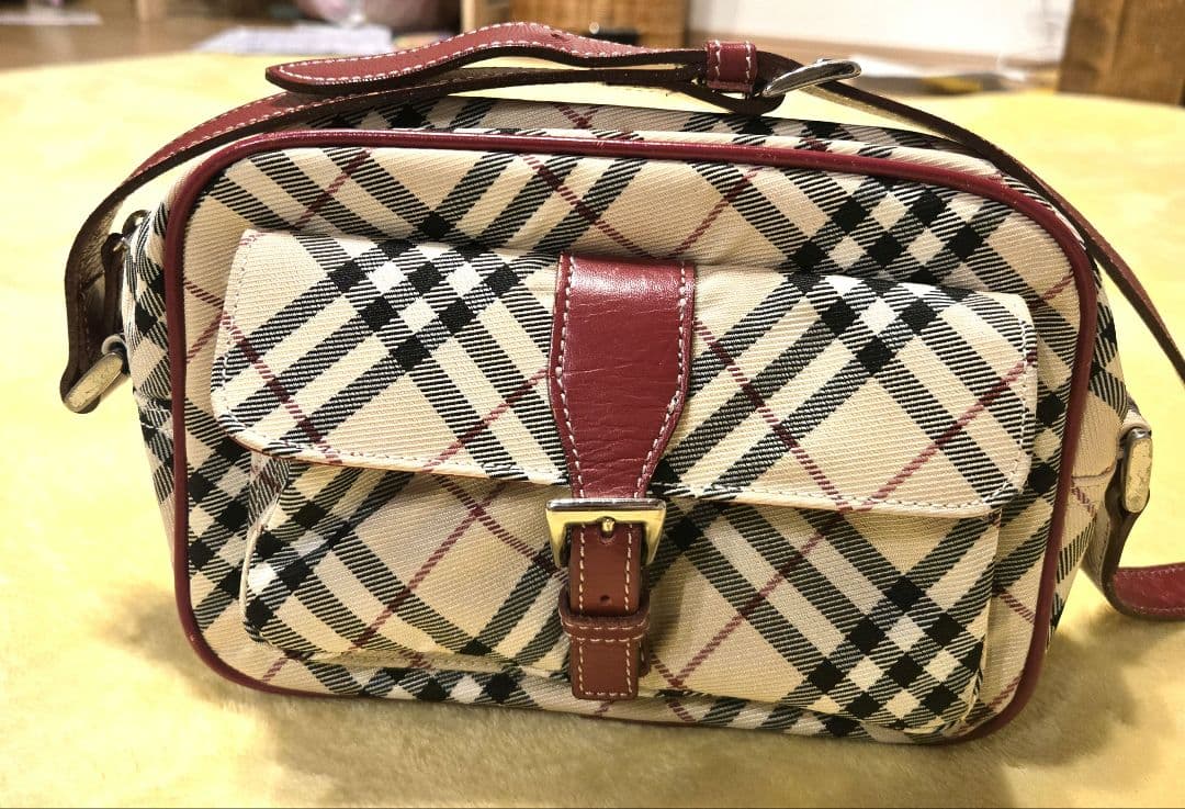 美品 バーバリー・ブルーレーベル チェック ショルダーバッグ 赤 レア