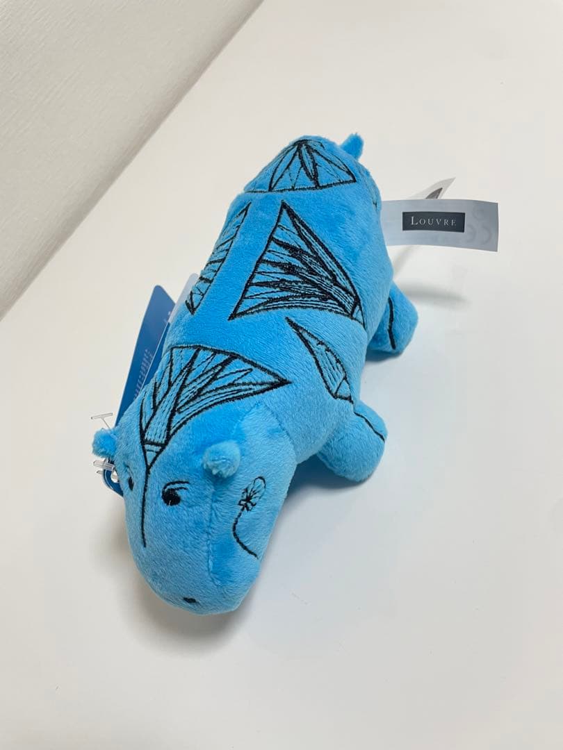 ルーブル美術館 青いカバ ぬいぐるみ (小サイズ) - メルカリ