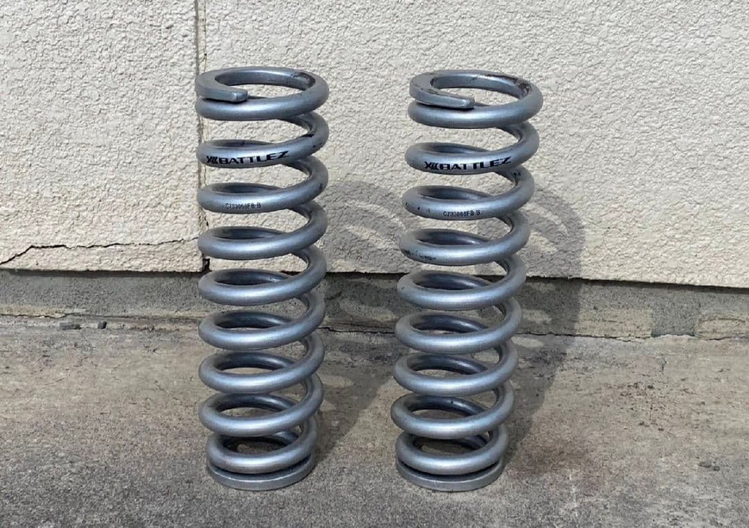 ジャオス　BATTLEZ サスペンションスプリング 　ハイラックス　リフトアップ JAOS（ジャオス）BATTLEZ リフトアップスプリング Ti-W の取付作業