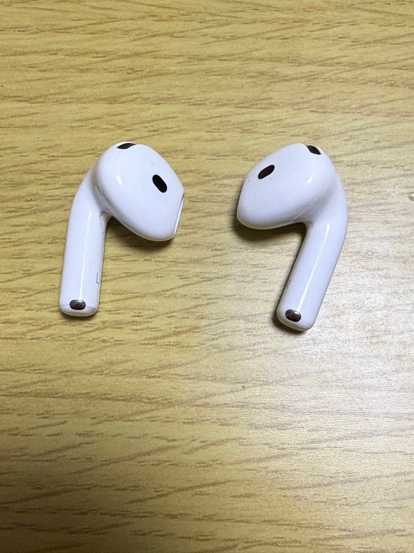 Apple Airpods 第4世代　ノイズキャンセリング付　USB-C Amazon.co.jp: Apple AirPods 4 アクティブノイズ キャンセリング搭載