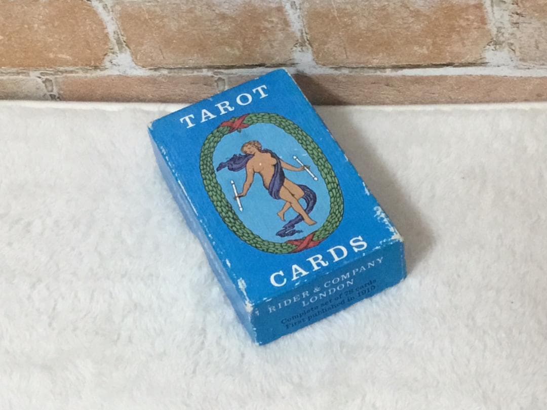 タロットカード ビンテージ 海外製 70s RIDER TAROT CARDS タロットカード ビンテージ 海外製 70s RIDER TAROT CARDS - メルカリ