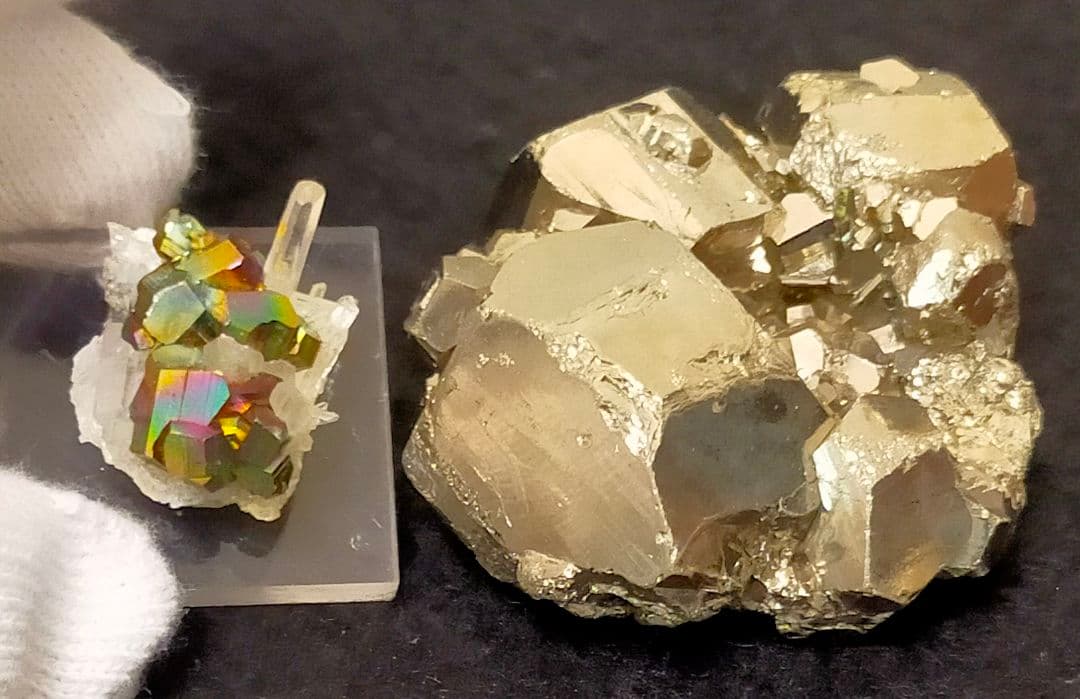 笛*様 【コレクター向】レインボーパイライト 水晶クラスター 共生