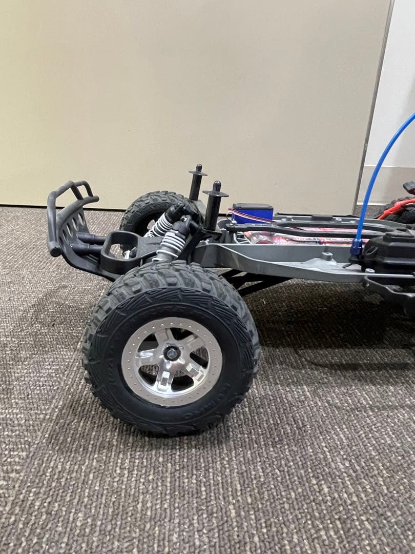 traxxas shlash 送料込みにしたのでお値段上がりました - メルカリ