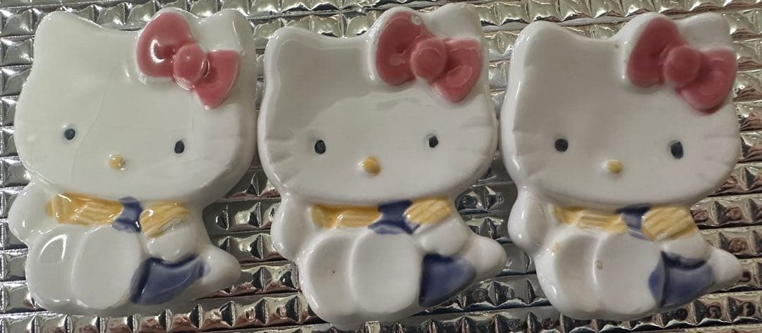 昭和レトロ！ハローキティ 陶器製 箸置き 3個 - メルカリ