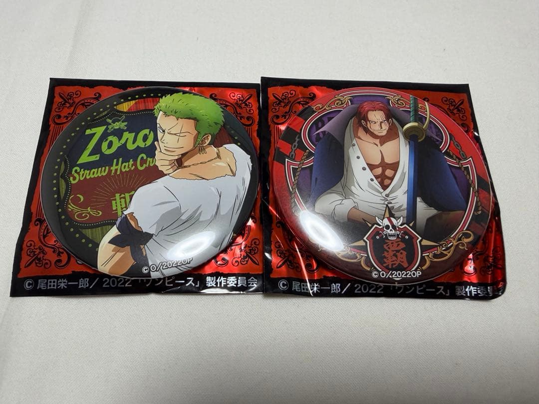 ワンピース 輩缶バッジ RED ゾロ シャンクス - メルカリ