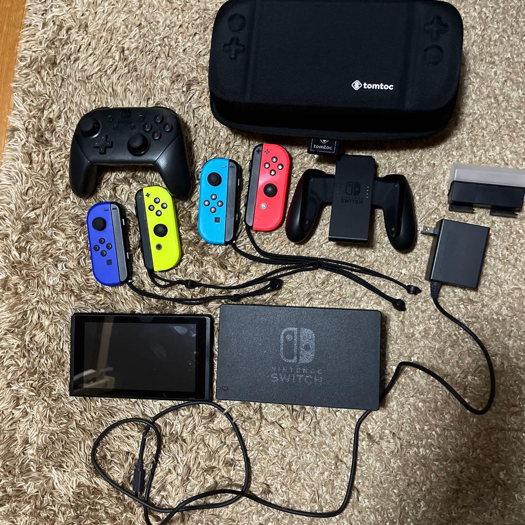 Nintendo Switch 本体 + ジョイコンセット+周辺機器、ケースなど