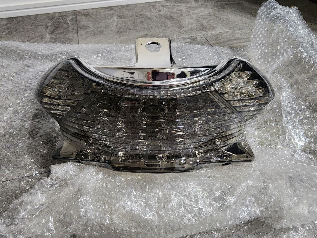 address アドレスv125s LEDテールランプ　ブレーキ (スモーク) Amazon.co.jp: 【QITOSUN 】アドレス V125S LEDテールライト ターン