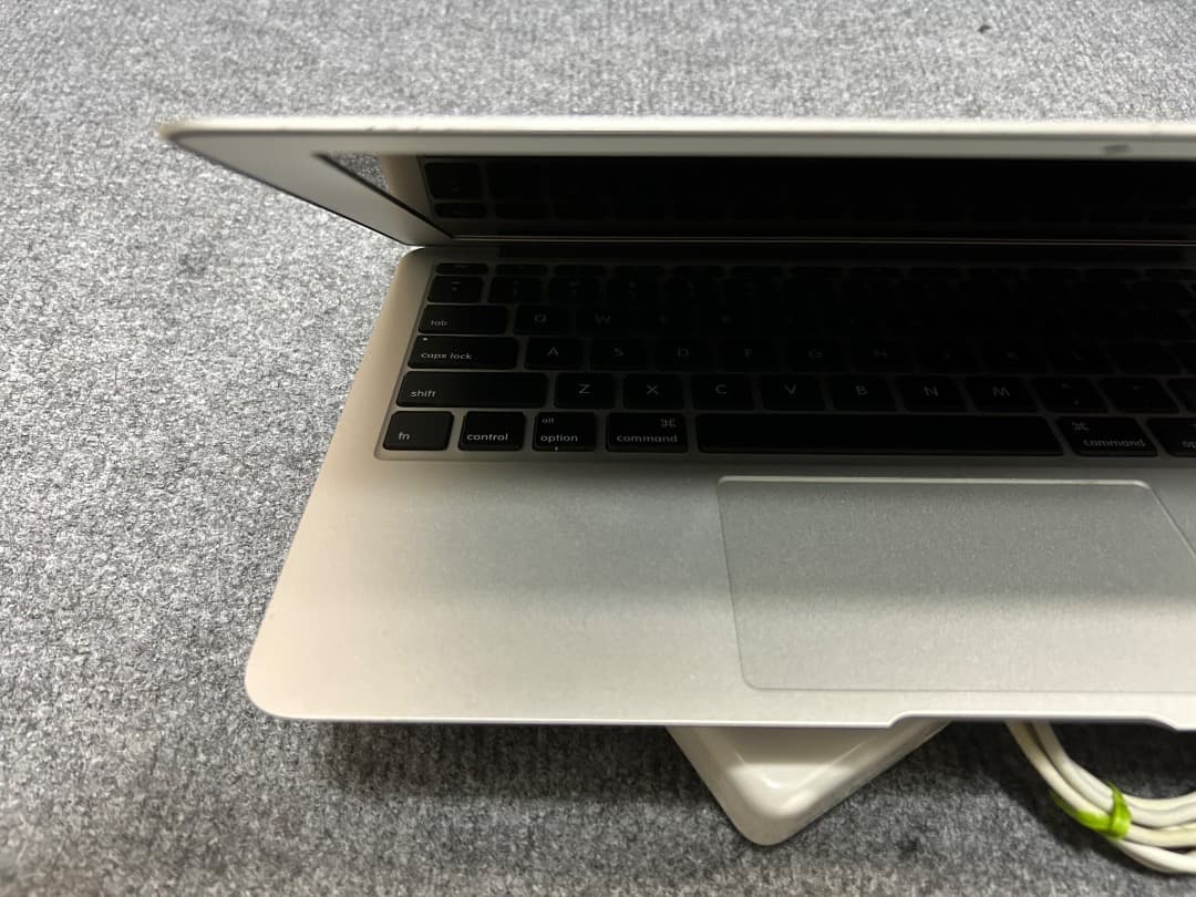 y.MacBook Air 2015 1.6Ghz 128Gb USキー