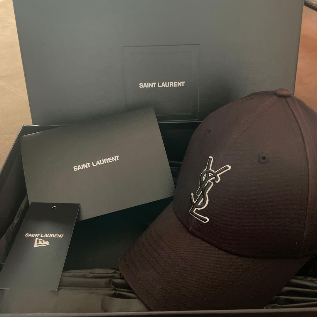 ヒョンジン着用 SAINT LAURENT × NEW ERA コラボキャップ - メルカリ