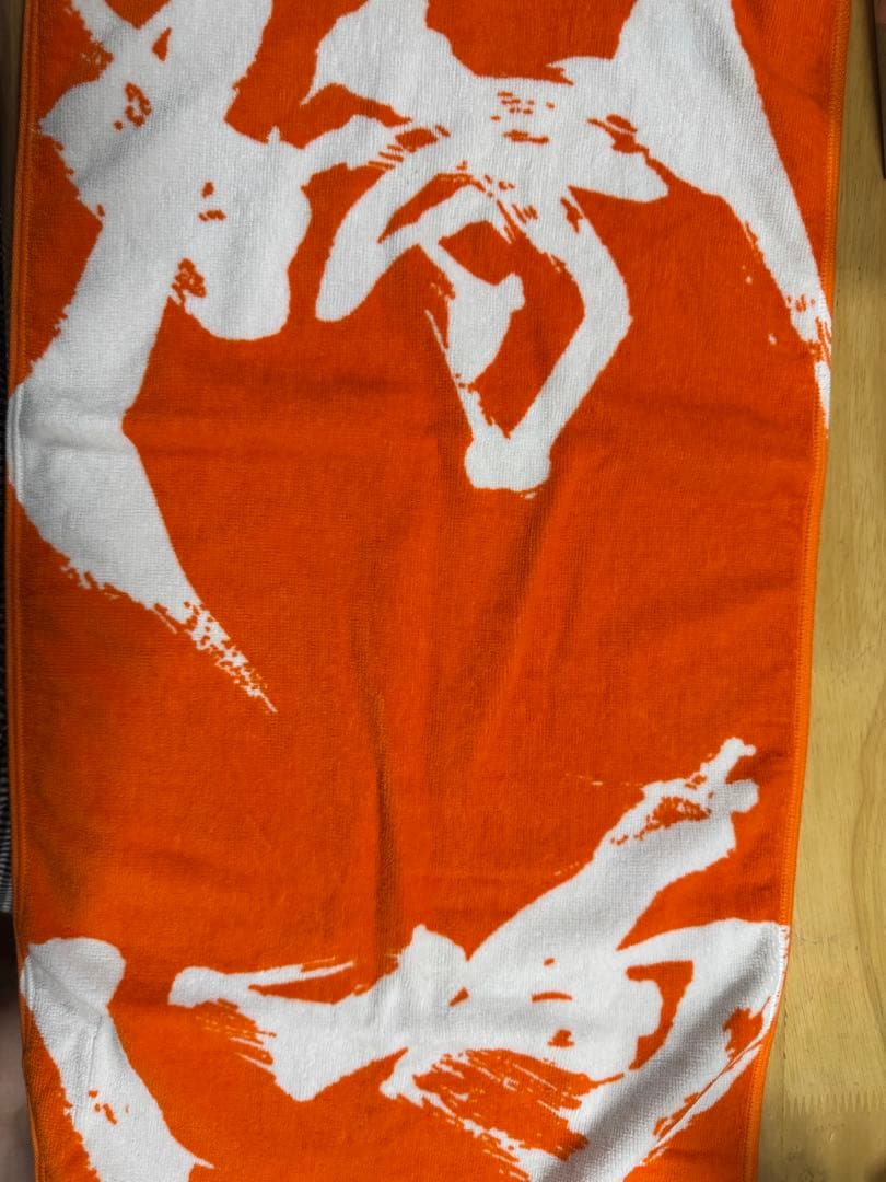 優里 ダイナミックロゴタオル - メルカリ