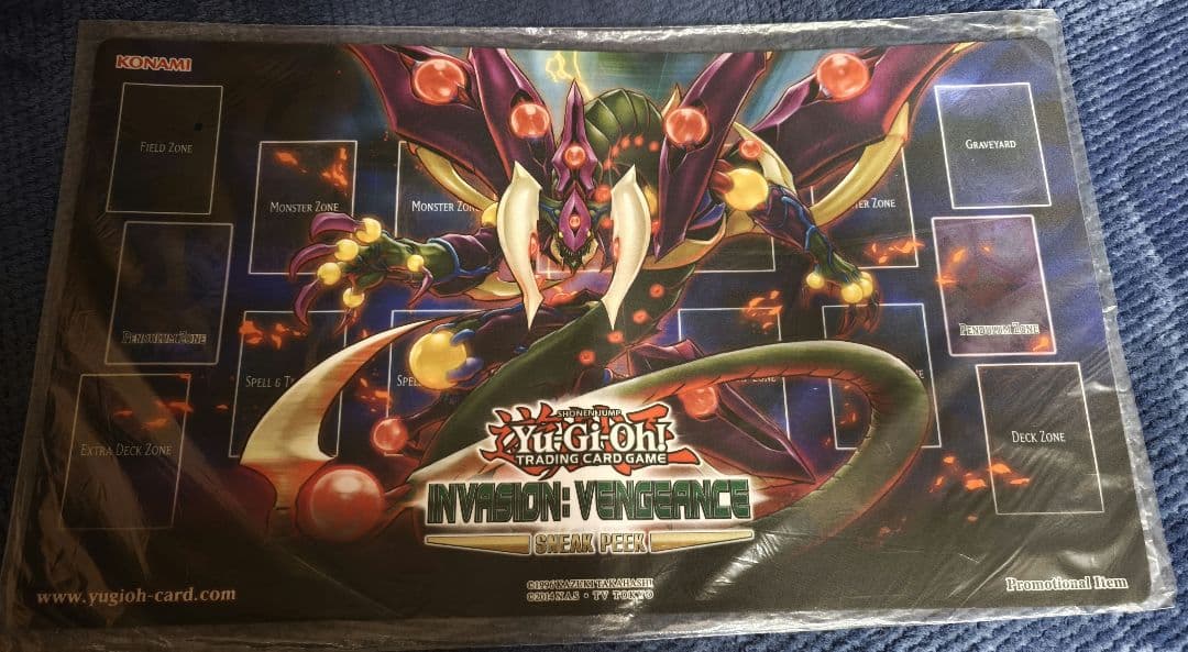 英語版　スターヴヴェノムフュージョンドラゴン　スニークピーク　プレイマット 英語版 スターヴヴェノムフュージョンドラゴン スニークピーク プレイ