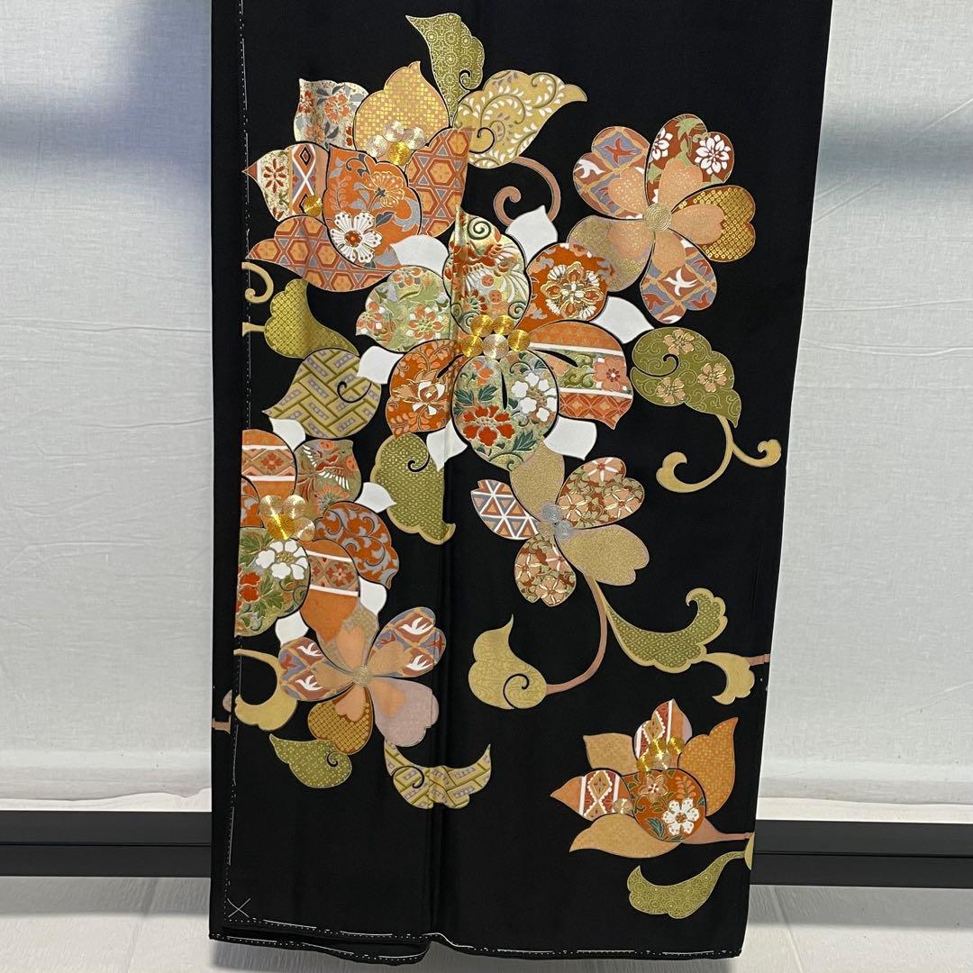 D855 黒留袖 唐花 金駒刺繍 正絹 着物 袷 しつけ糸付き未使用極美品