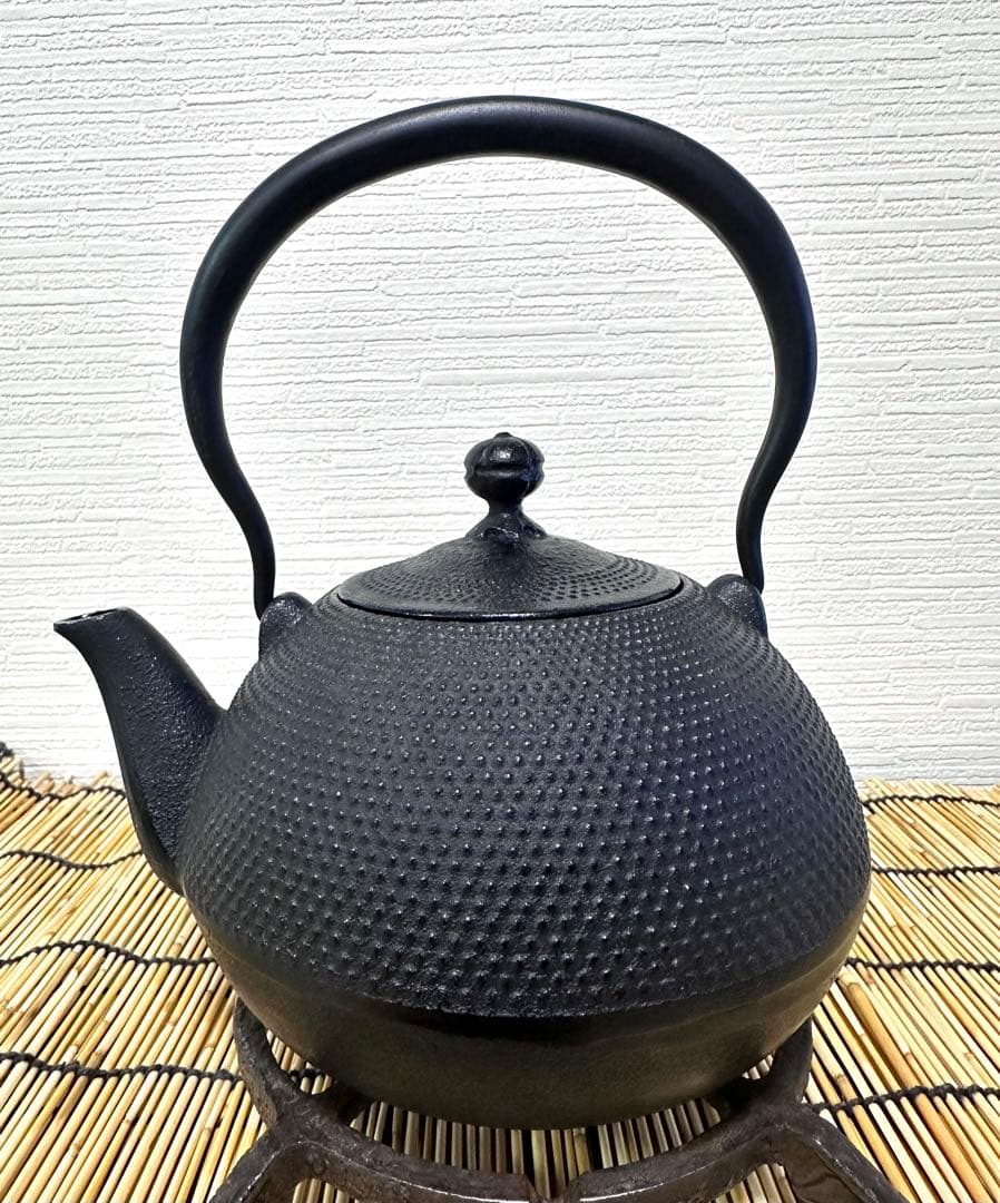 新品、未使用品 南部盛榮堂(OIGEN)造 12型アラレ文様 南部鉄瓶 南部