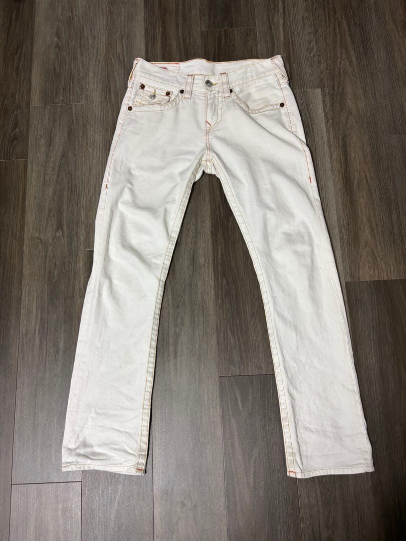 TRUE RELIGION ホワイトデニム　28 GENO FLAP SLIM JEAN