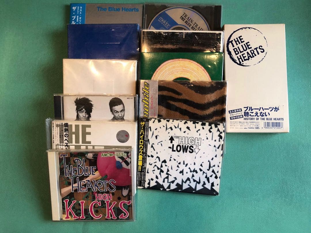 CDブルーハーツ、ハイロウズ／ビデオブルーハーツ Amazon.co.jp: 希少盤 レコード〔 ザブルーハーツ - THE BLUE HEARTS