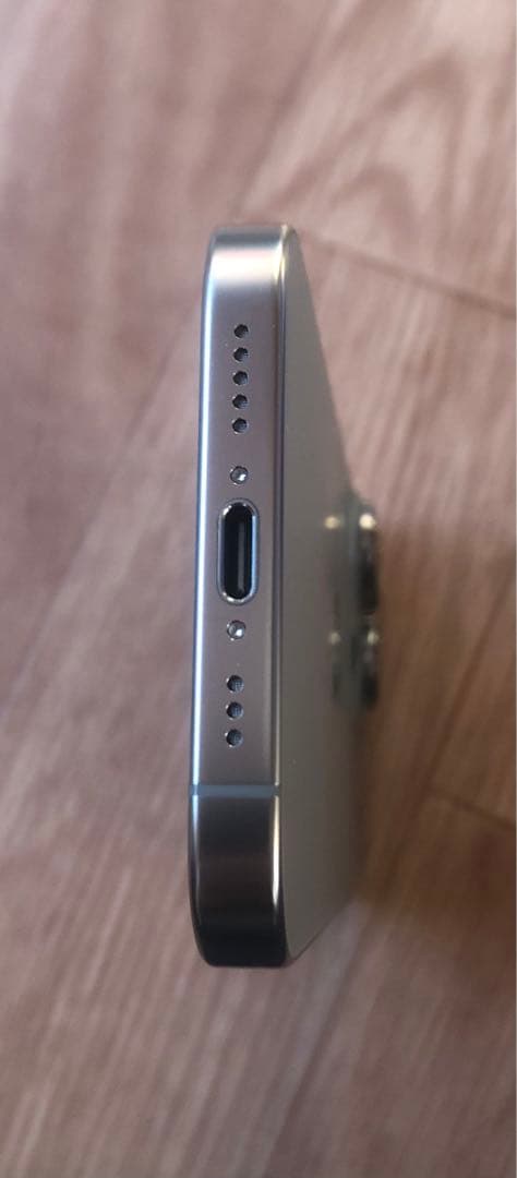 ほぼ未使用★iPhone16 PRO★充電４回★256GB★修理交換無し