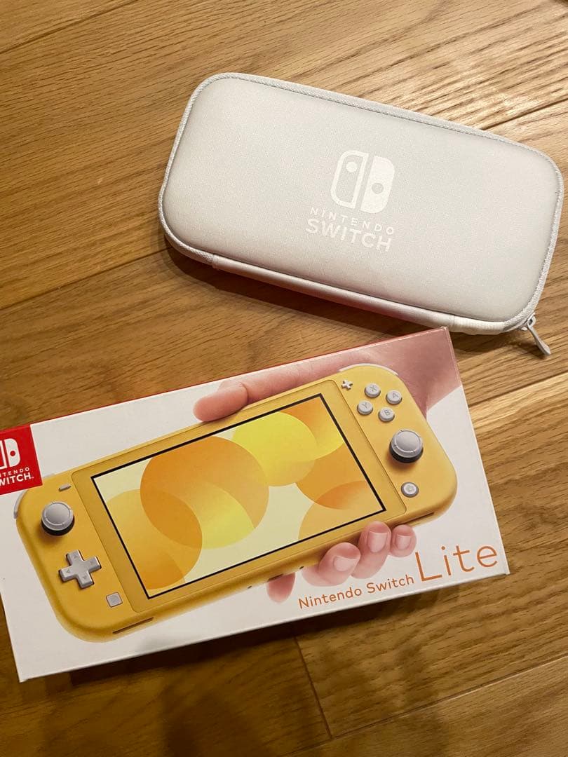 Nintendo Switch Lite イエロー 専用ケース付き Nintendo Switch Lite