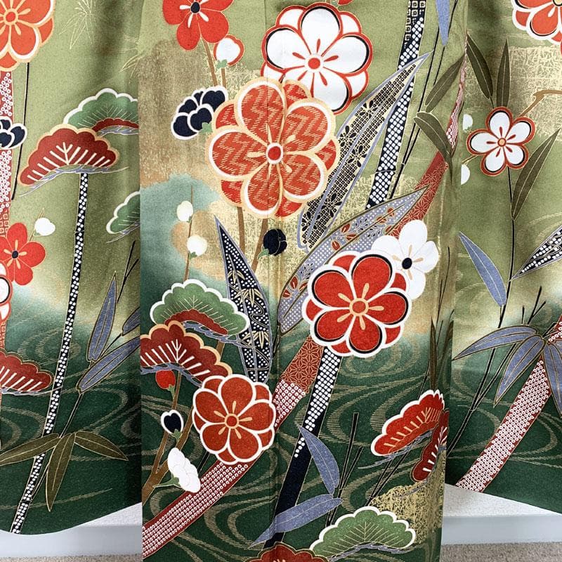 504z17☆振袖 小柄な方にも 金彩 古典柄 松竹梅☆美品 成人式 結婚式