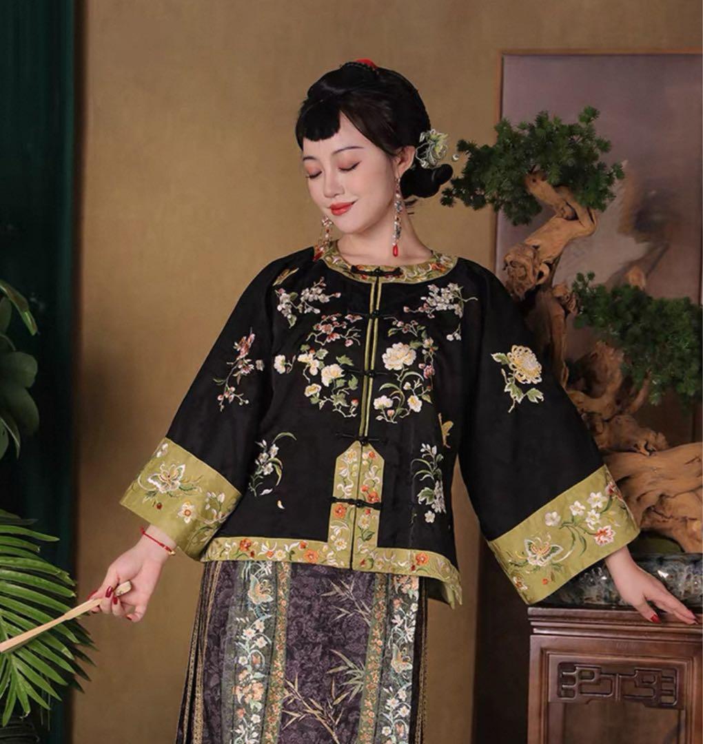 中華風 清時代刺繍短めチャイナジャケット上着トップス改良型漢服風短