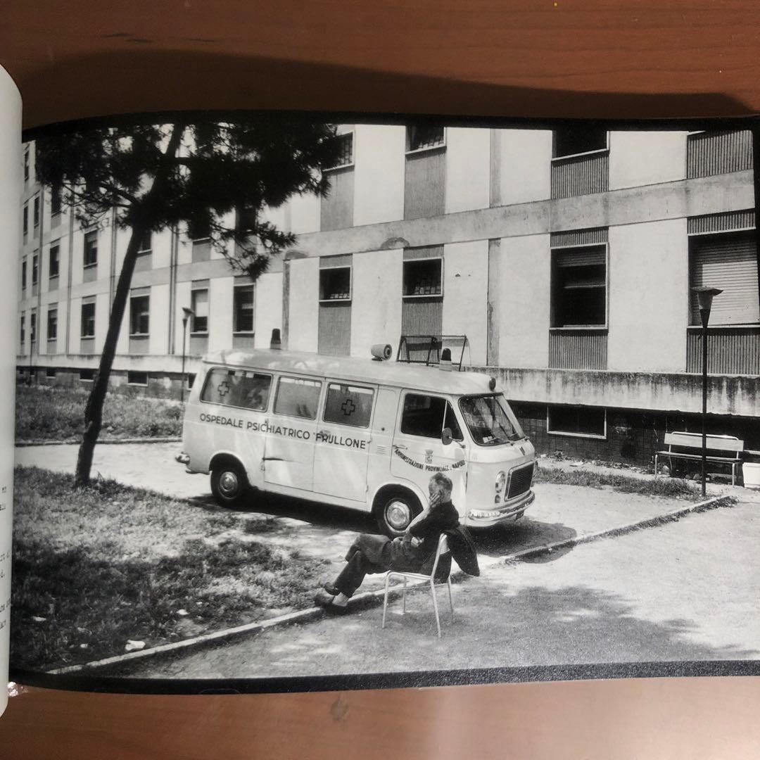 珍しい本) 初版 Raymond Depardon MANICOMIO 洋書 - メルカリ