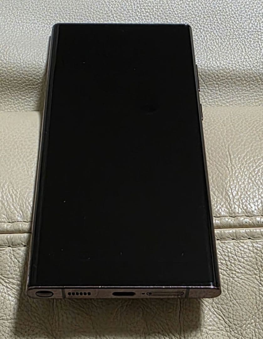 ★THANHNHA HOANG★Samsung Galaxy S22