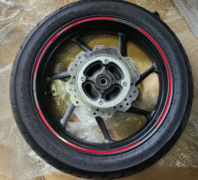 HONDA CBR250RR MC51 リアホイール　タイヤ付き ホンダ（HONDA） CBR250RR MC51 純正 リア ホイール 17×4.00