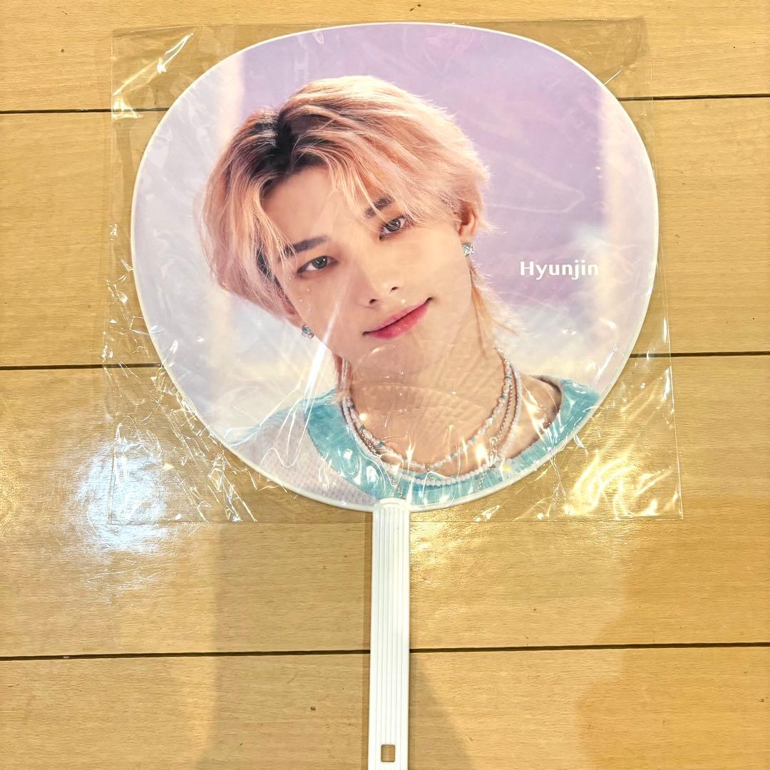 straykidsヒョンジン うちわ - メルカリ