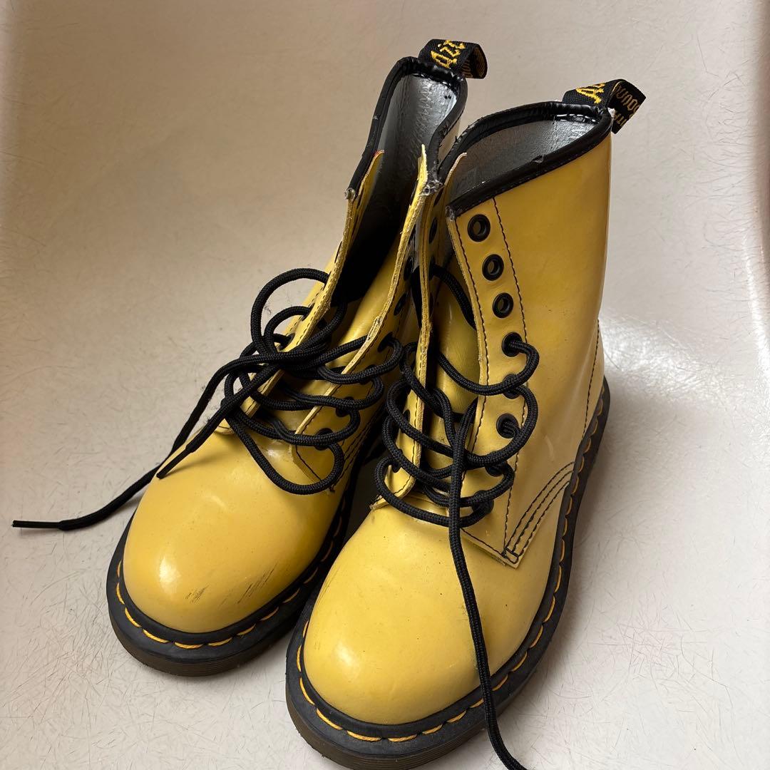 ドクターマーチン 8ホール イエロー UK3 - メルカリ