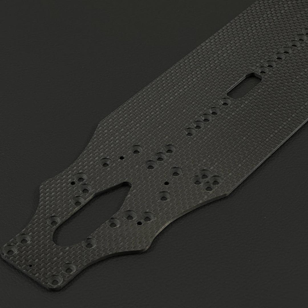 特注品 ヨコモ BD-11 専用設計 2.2mm 厚 カーボンシャー m2127