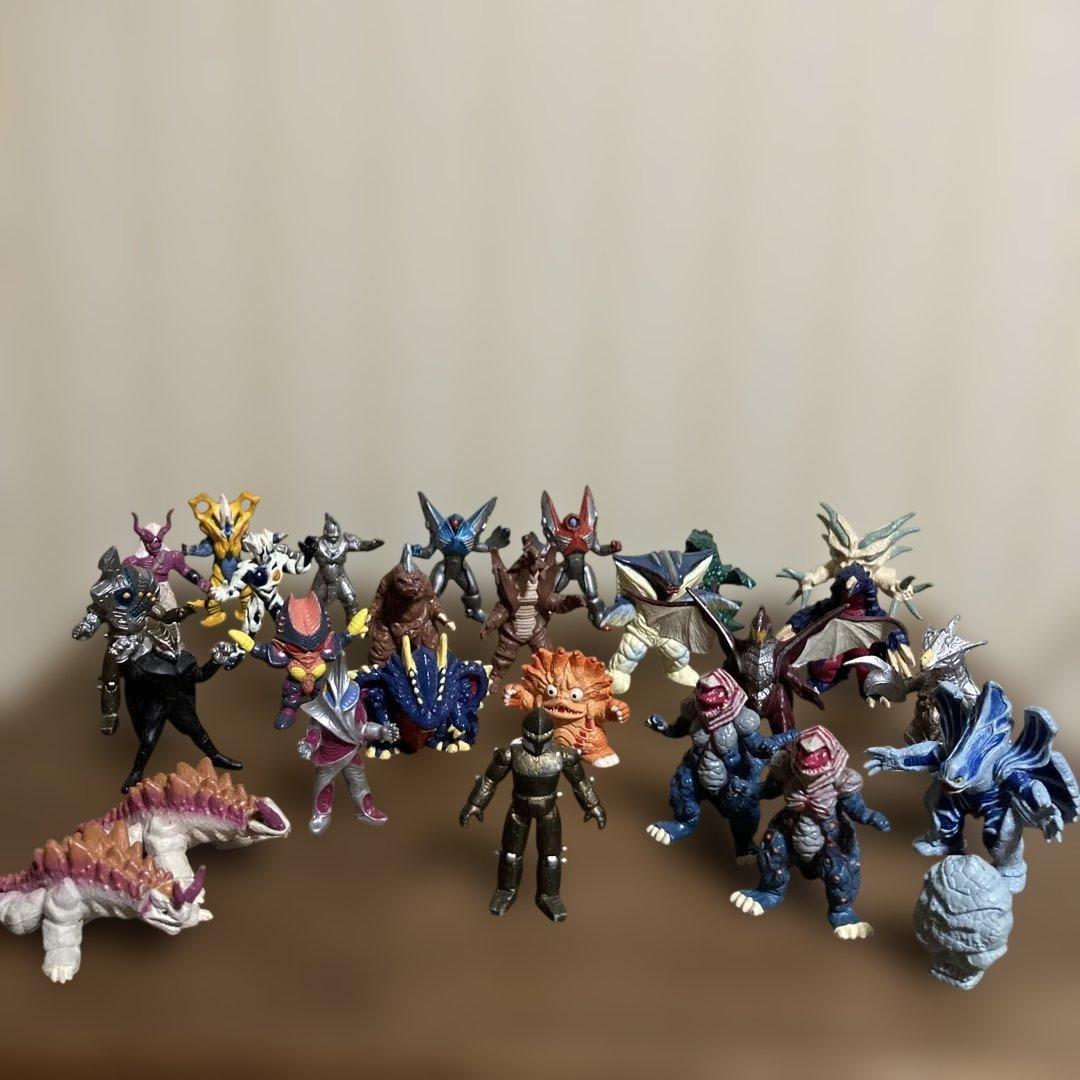 ウルトラマンシリーズ 怪獣フィギュア 20体以上 - メルカリ