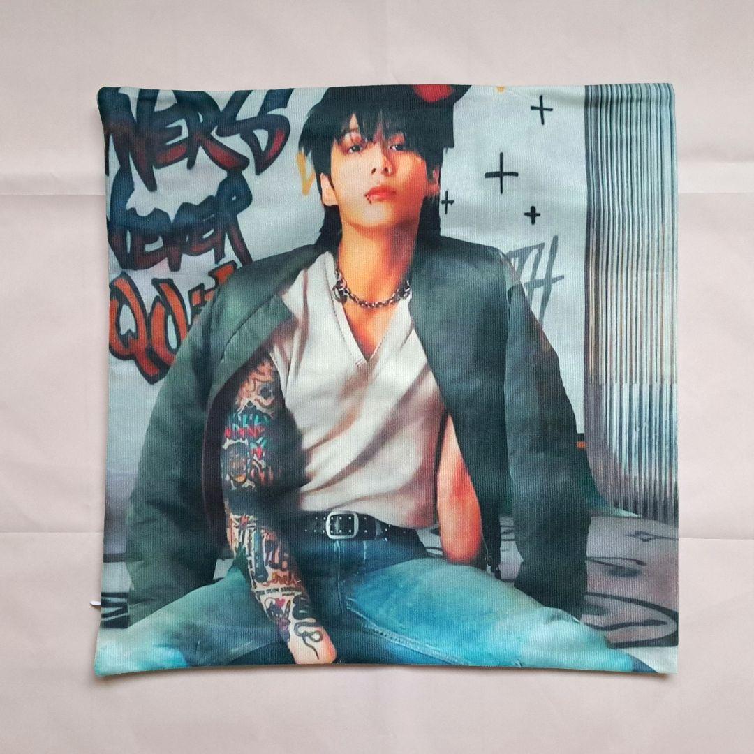 BTS ジョングククッションカバー② - メルカリ