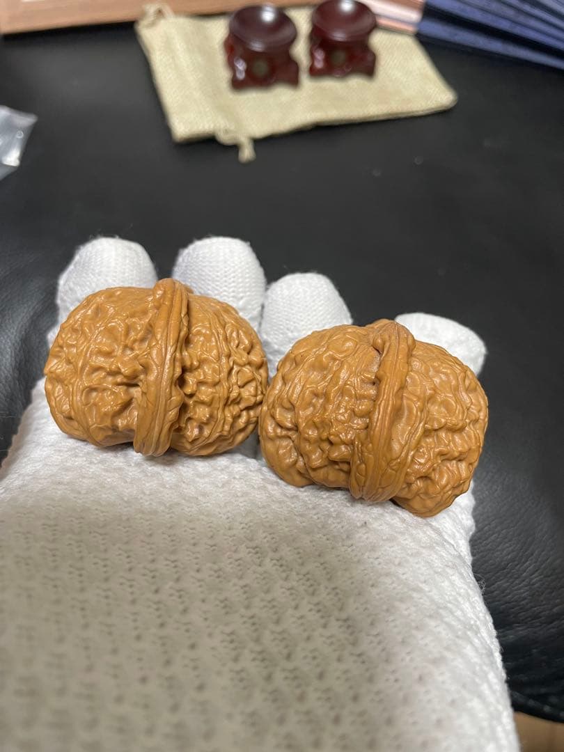 No.336 遊ぶクルミ文玩核桃 精配球形凹底狮子头核桃 文玩袋 セット