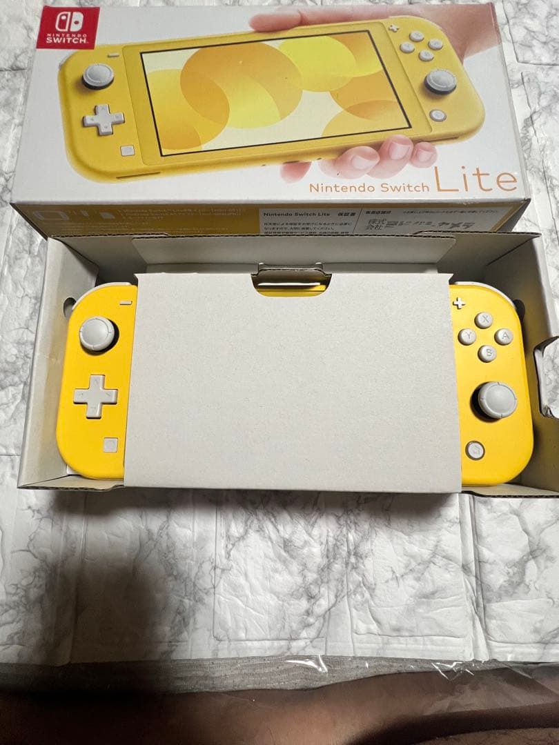 Nintendo Switch Lite イエロー 美品動作不良なし！ Amazon.co.jp: 【整備済み品】 Nintendo Switch Lite 本体 イエロー