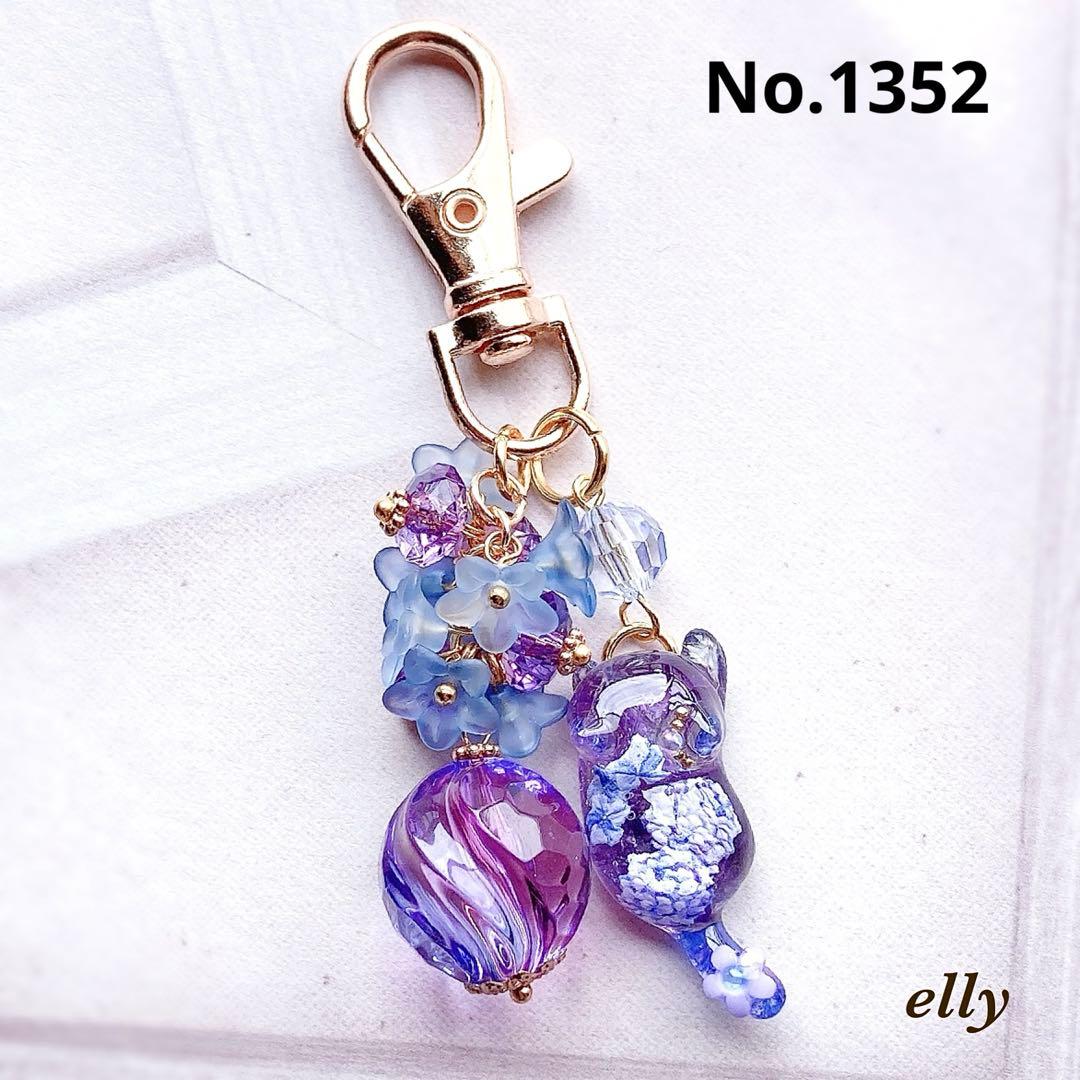 みゆママ様】1403.琉球ガラス 花火 夏祭り じゃれ猫 レジン チャーム