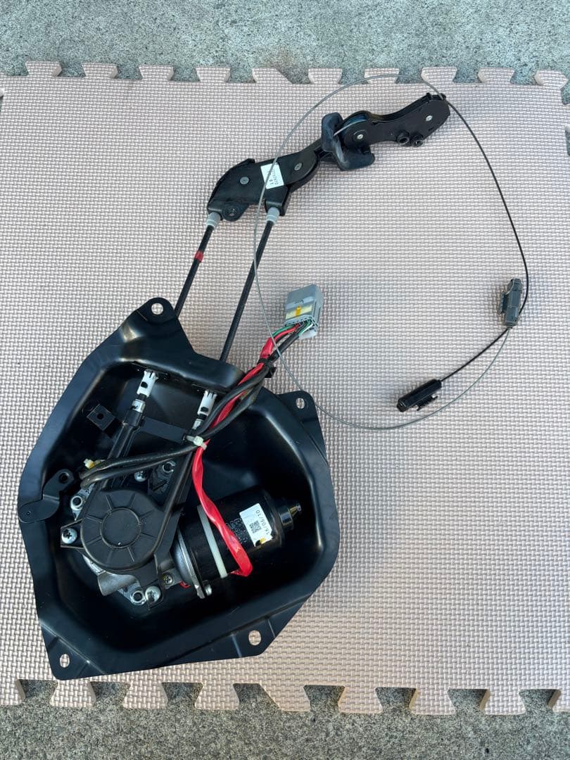 日産　セレナ　C26系 右パワースライド　ワイヤー　モーター 日産 純正 セレナ 《 C26 》 右パワースライドモーター 97930-1VA0D