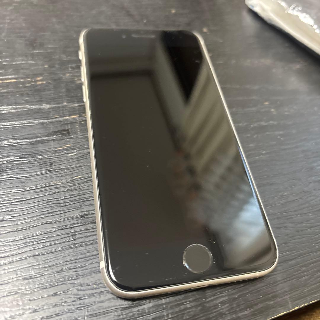 ゆ*】様 Apple iPhone SE 第二世代ホワイト 本体 iPhone SE（第2世代） (再生新品) Apple SE (第二世代/2020) ホワイト