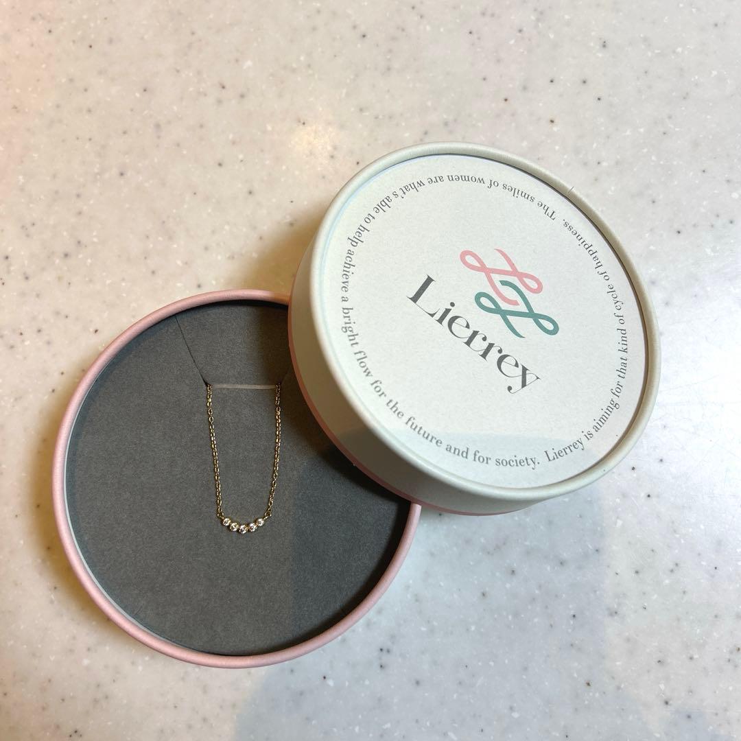 リエリィ カーブネックレス 直営店限定】Lierrey カーブ ネックレス（レディース／長さ：42cm