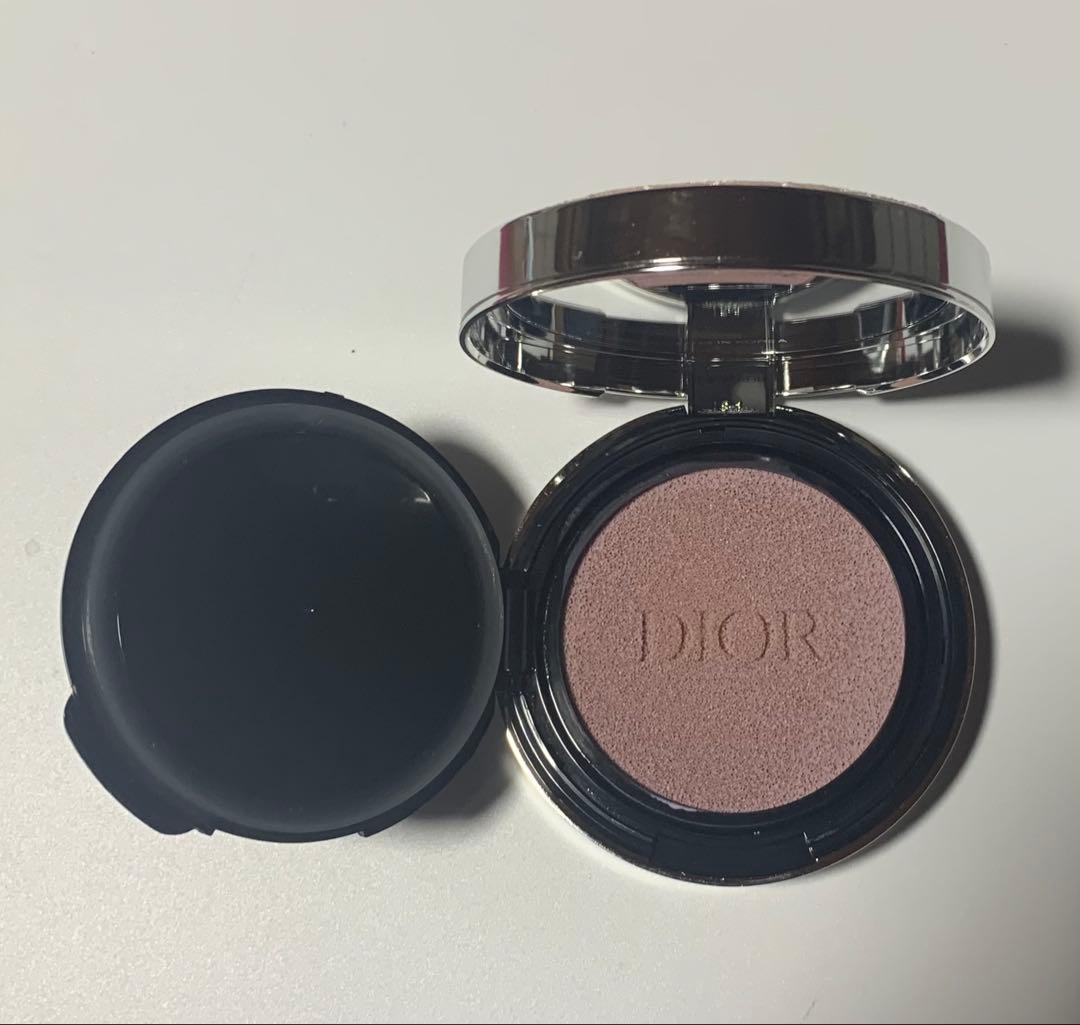 Dior スキン フォーエヴァー トーンアップ グロウ クッション 02