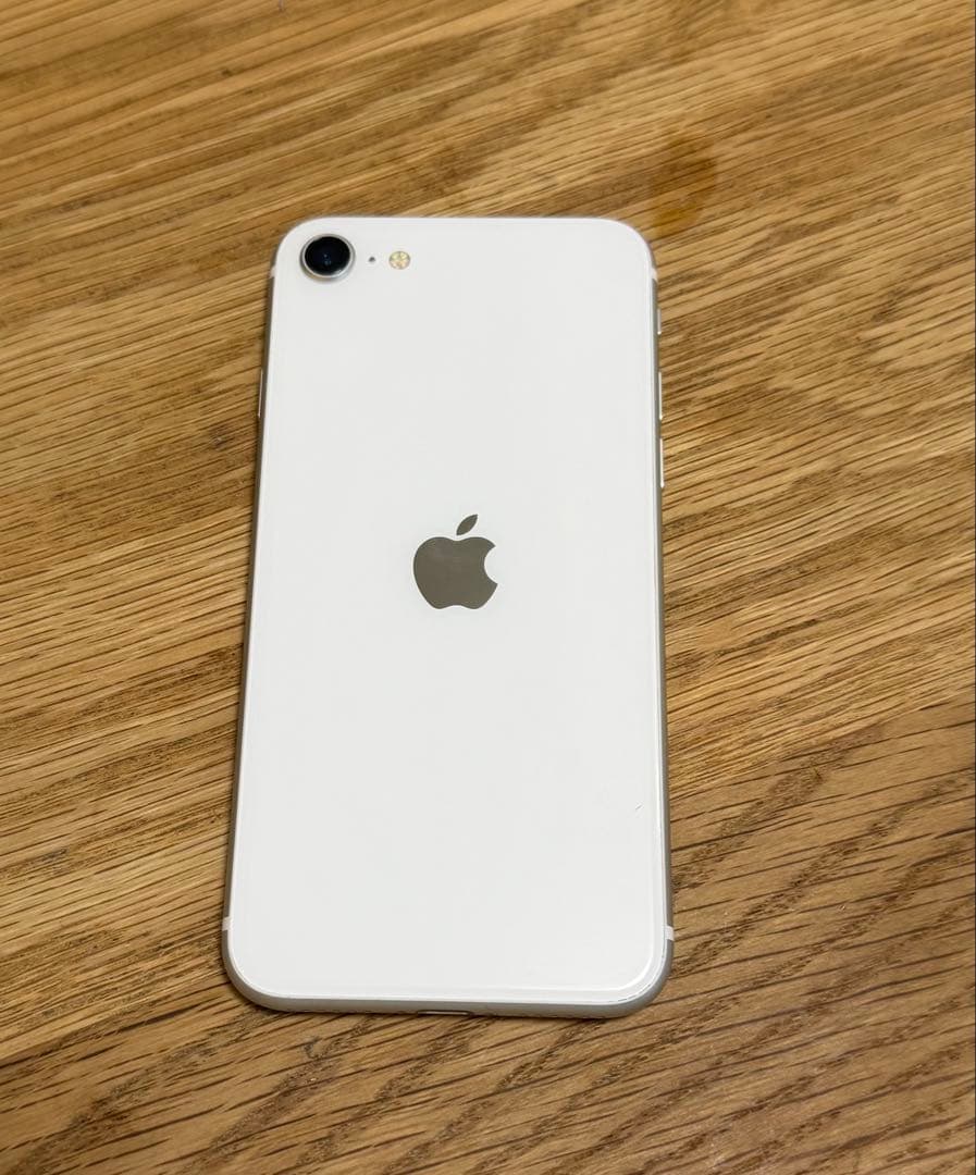 iPhone SE (第2世代) 64GB ホワイト ひび割れあり - メルカリ
