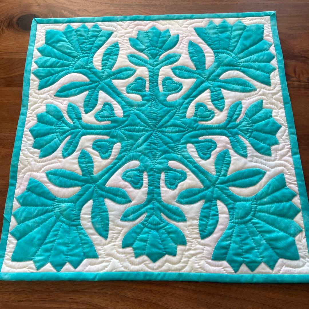 ハワイアンキルト タペストリー むらぞめエメラルドグリーン白柄