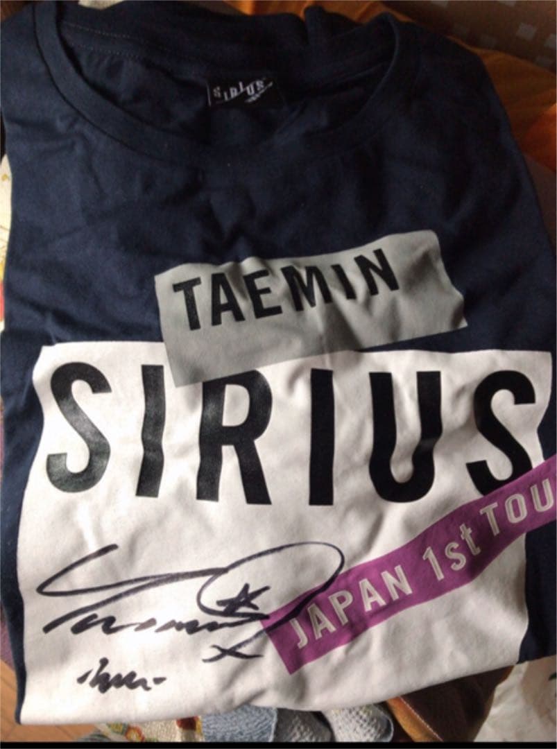 SHINee テミン  サイン　直筆　公式Tシャツ Amazon.co.jp: SHINee Tシャツ SHINee 応援服 TAEMIN テミン 同型