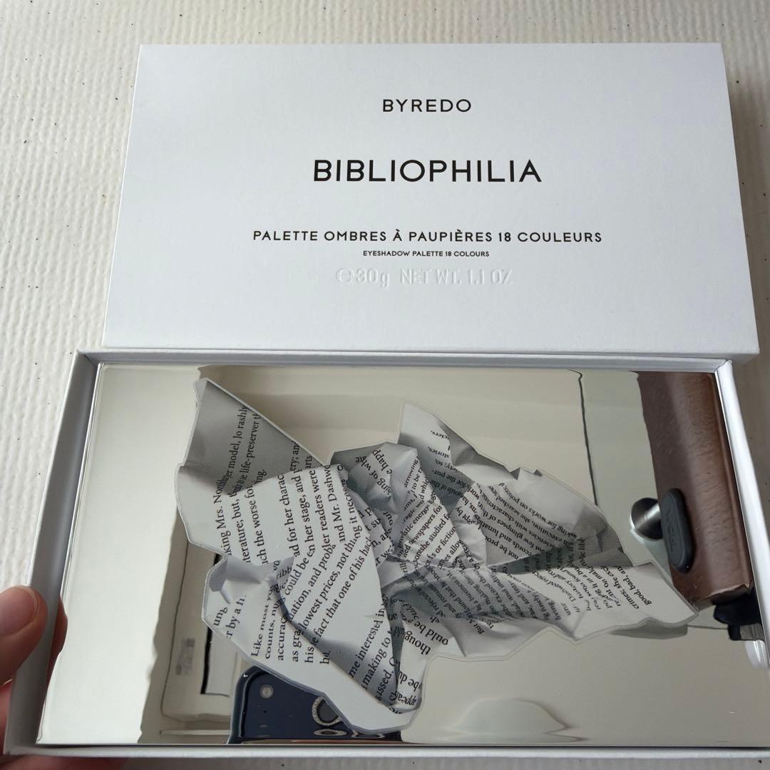 新品未使用BYREDO バイレード　アイシャドウパレット　ビブリオフィリア Bibliophilia Eyeshadow Palette