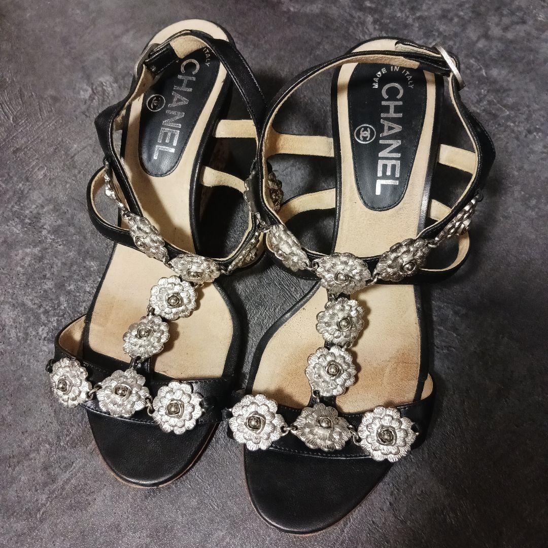 CHANEL ブラック フラワーモチーフ サンダル 36 - メルカリ