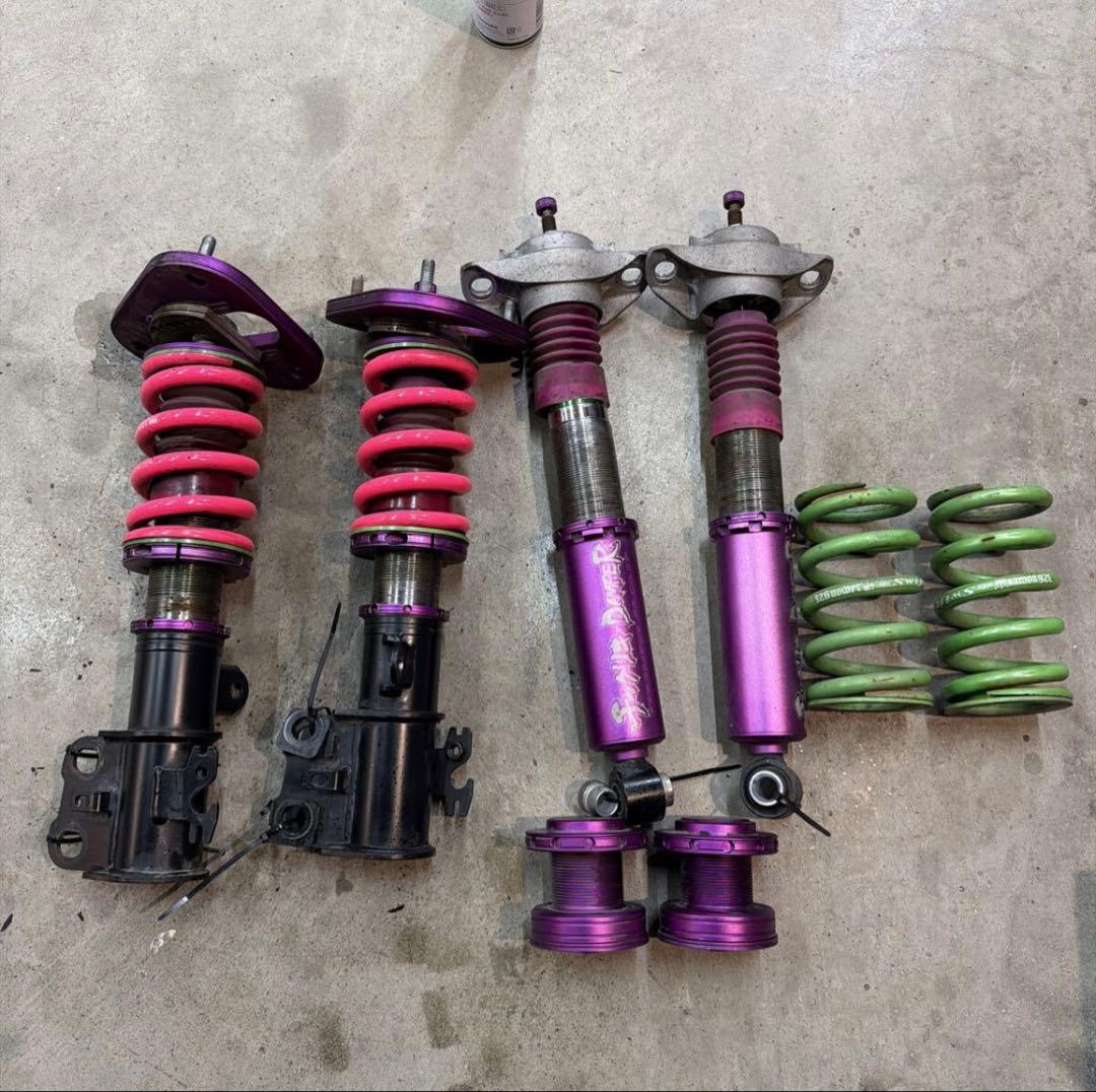 〈今日限定価格〉 326パワープリウス50 極低車高調 チャクリキダンパー 326パワー チャクリキダンパー 50 プリウス 車高調 1台分 - メルカリ