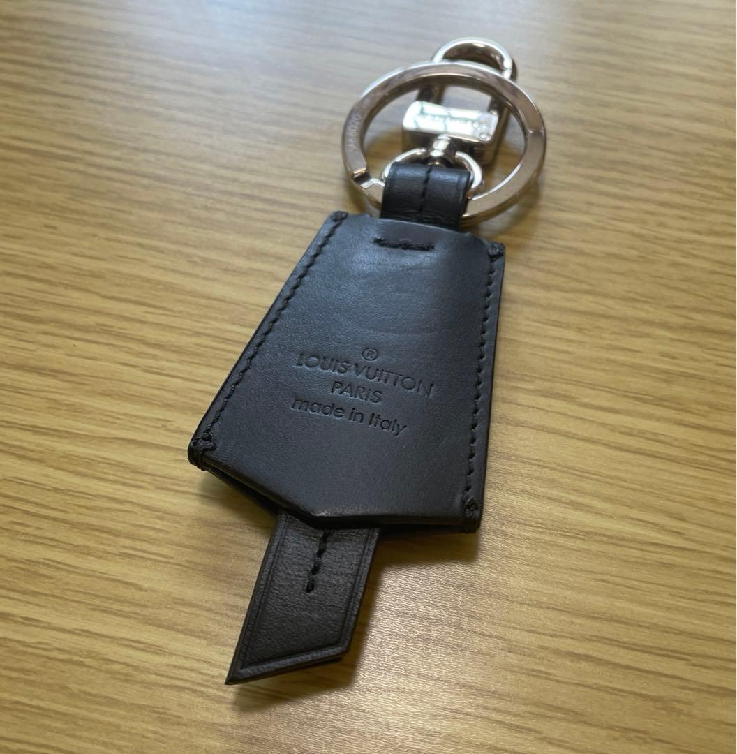 ルイヴィトン キーホルダー LV クロッシュ クレ キーリング - メルカリ