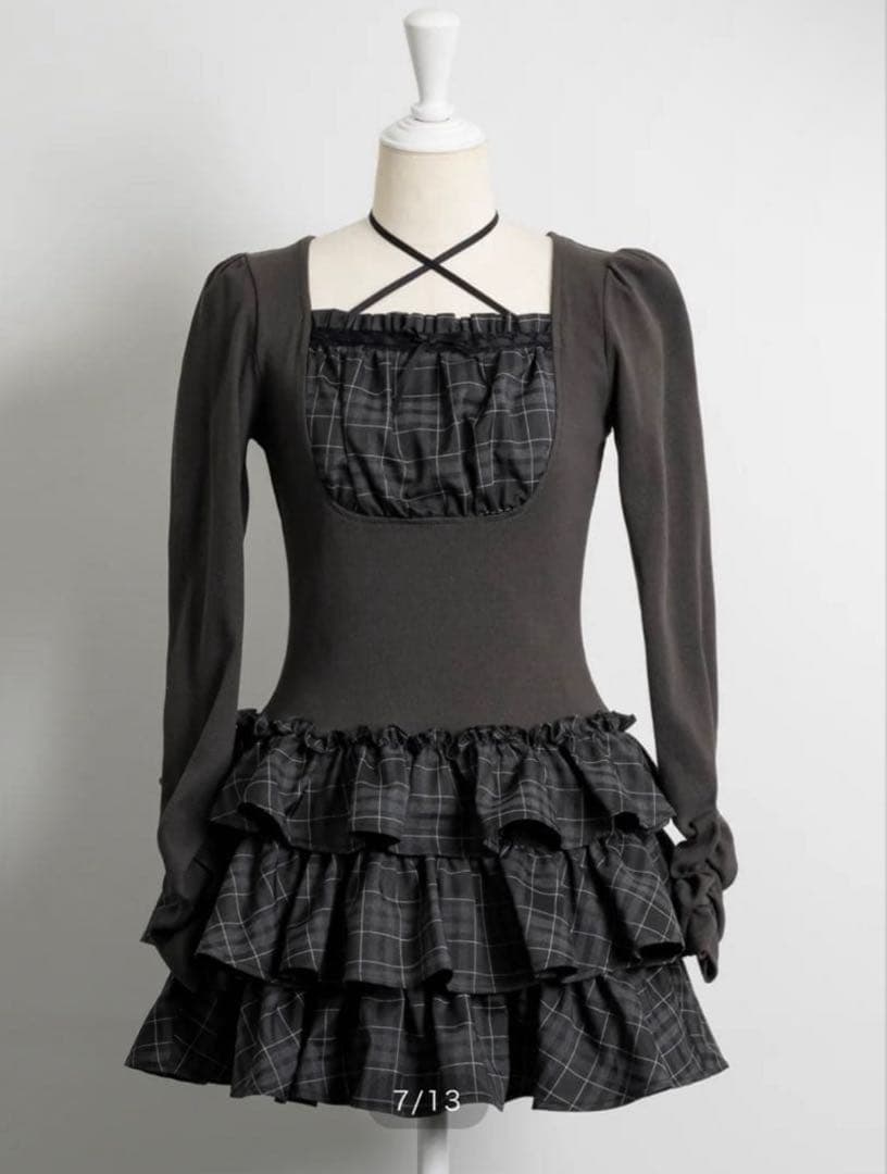 pium ラウンドフリルティアードリブワンピース ラウンドフリルティアードリブワンピース – pium